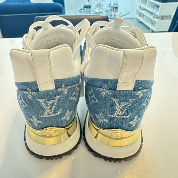 Louis Vuitton Sneakers - Picture 3 of 6